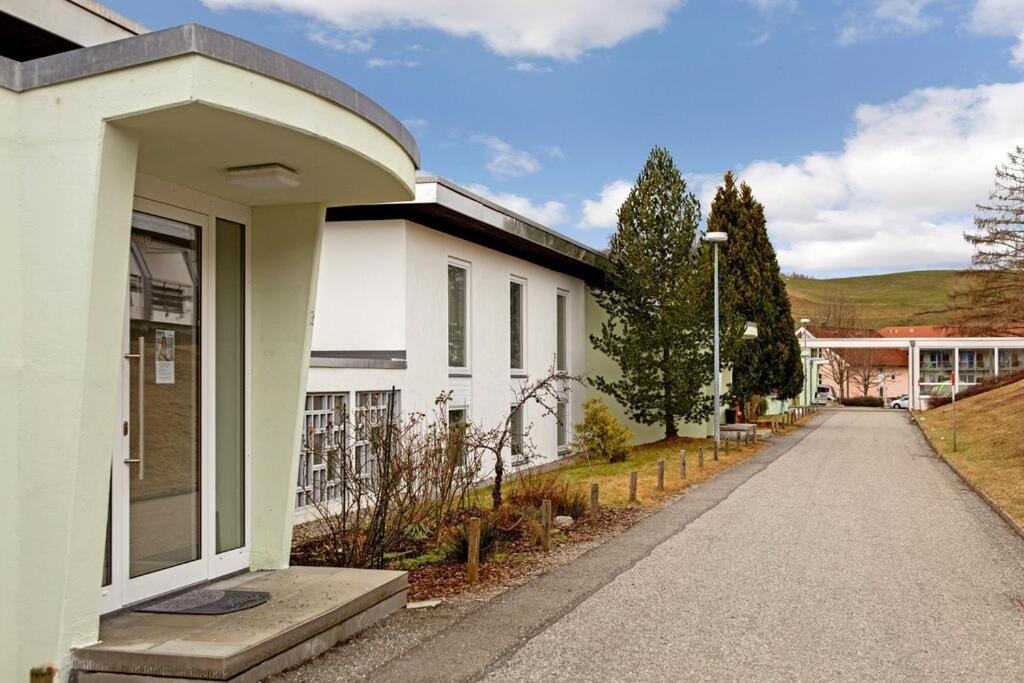 Allgaeu Alpenglueck Mit Sauna Und Pool Apartment *